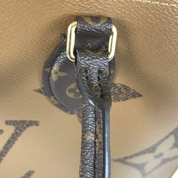 LOUIS VUITTON Monogram Giant On The Go MM - Picture 7 of 14